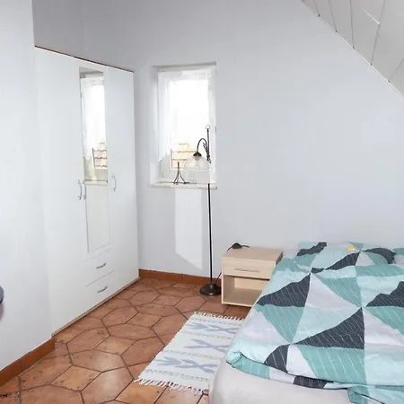 Apartment Grosse-ferienwohnung-ueber-2-etagen-bei-frankfurt