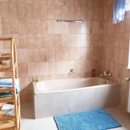 Apartment Grosse-ferienwohnung-ueber-2-etagen-bei-frankfurt